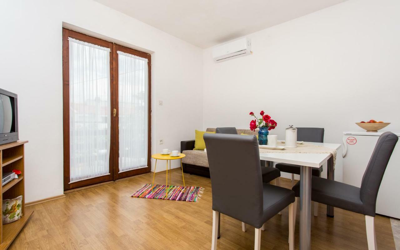 Apartman Broznic Šilo Extérieur photo
