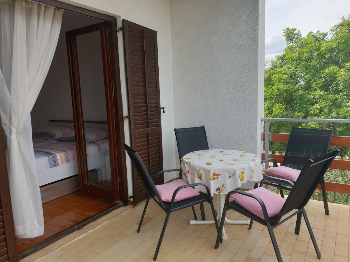 Apartman Broznic Šilo Extérieur photo