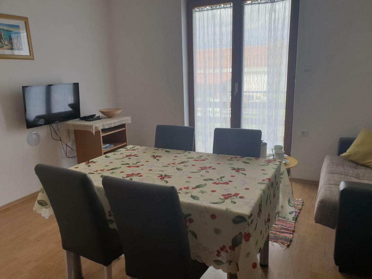 Apartman Broznic Šilo Extérieur photo