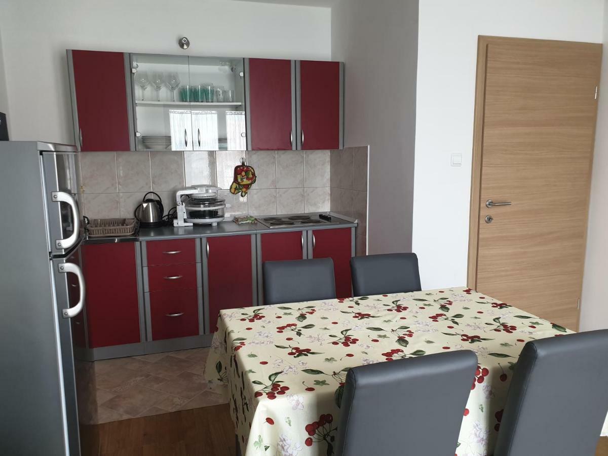 Apartman Broznic Šilo Extérieur photo